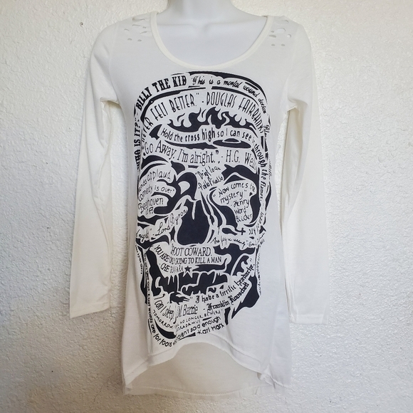 UNKNOWN Tops - Skull Shirt Streetwear Grunge Punk Rock Artsy Quotes Unique Cream Women (XS-S)